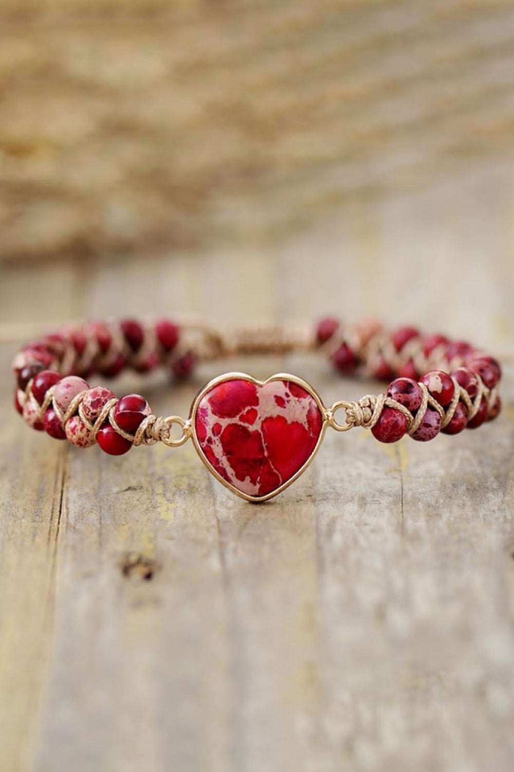 Women’s Stone Bead Bracelet – Heart-Shaped Centerpiece – Adjustable Fit – Handmade Design