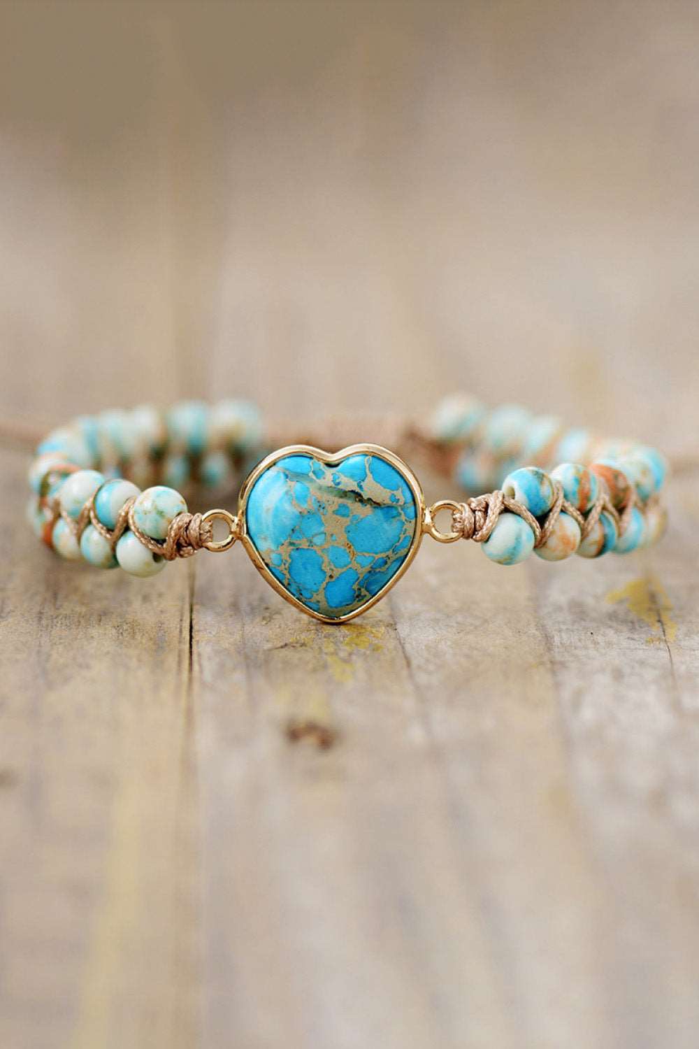 Women’s Stone Bead Bracelet – Heart-Shaped Centerpiece – Adjustable Fit – Handmade Design