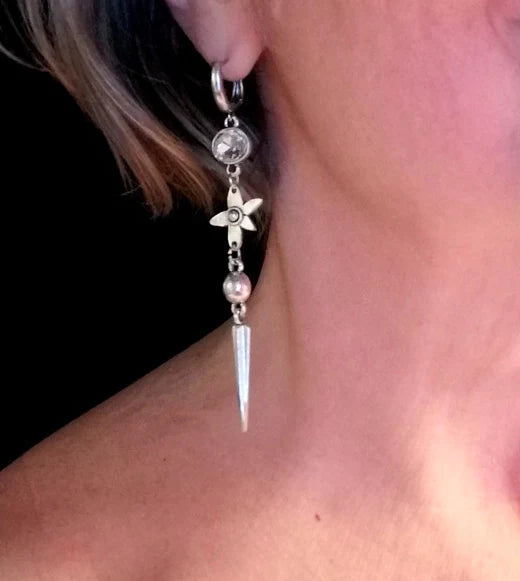 Star pendant earrings with rhinestones