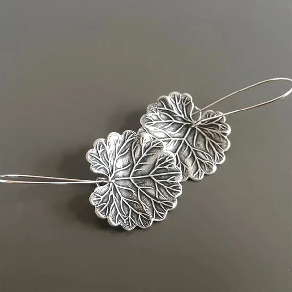 Leaf chic earrings
