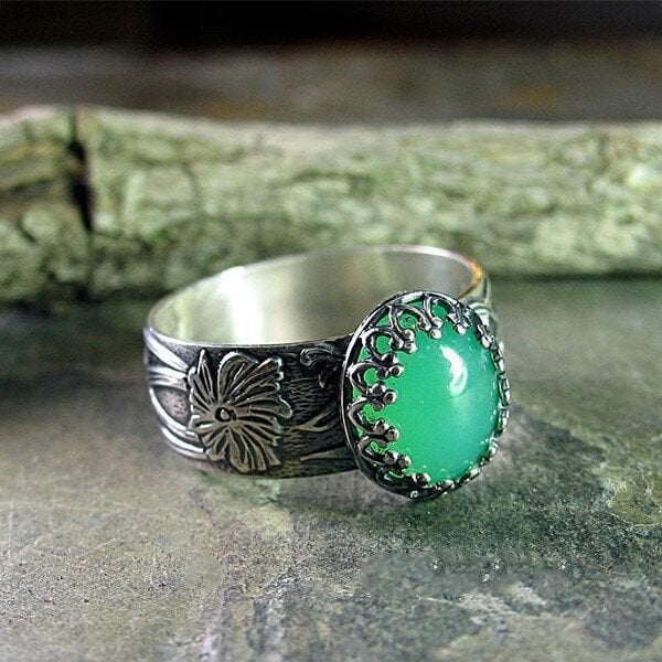 Unisex Statement Ring - Engraved Metal Band - Ornate Floral Design - Gemstone Setting