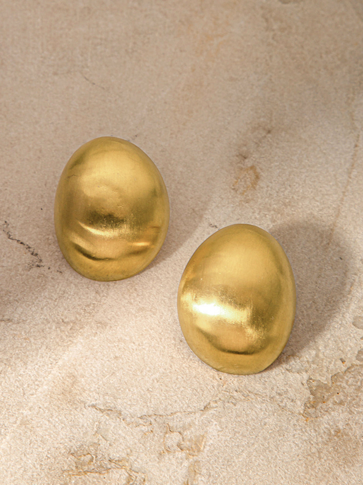 Momi - oversized dome shaped stud earrings