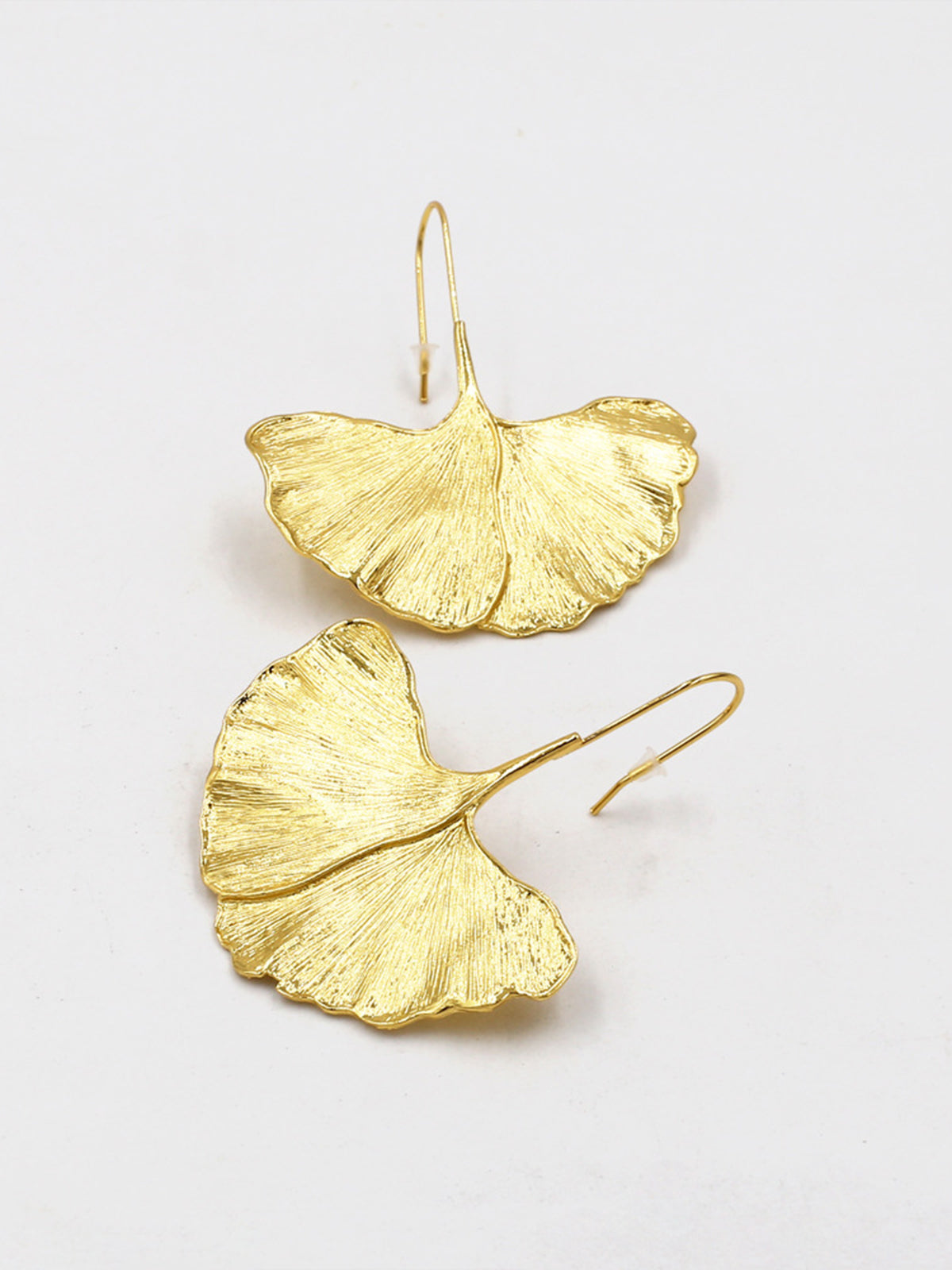 Women’s Drop Earrings – Lightweight Ginkgo Leaf Design – Nature-Inspired Elegant Style