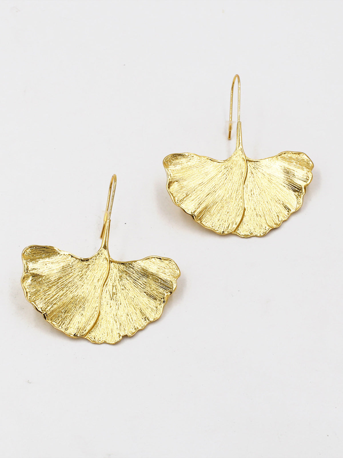 Women’s Drop Earrings – Lightweight Ginkgo Leaf Design – Nature-Inspired Elegant Style
