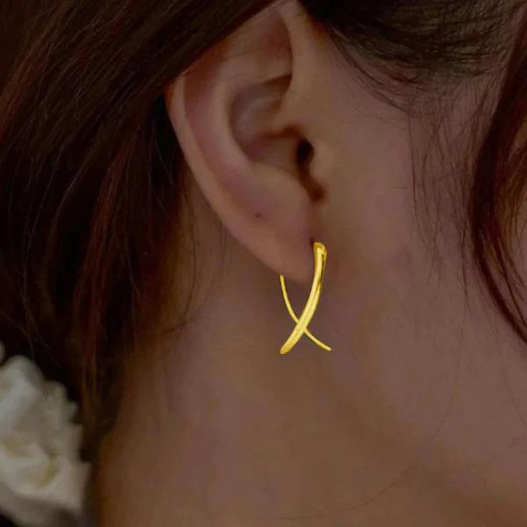 Women’s Hoop Earring – Twisted Design – Modern Minimalist – Elegant Everyday Wear