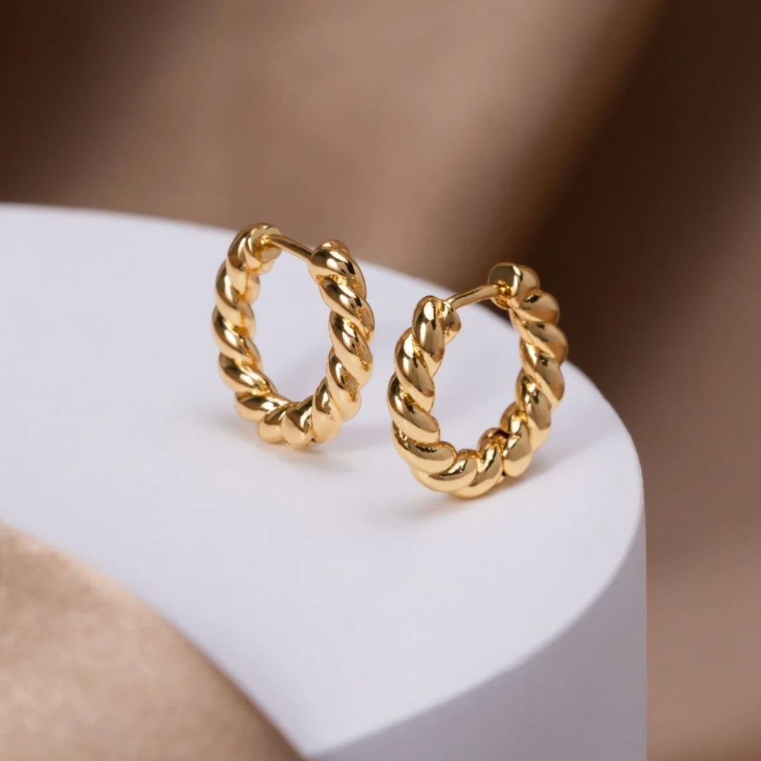 Women’s Hoop Earrings – Twisted Rope Design – Polished Finish – Elegant Metal Style