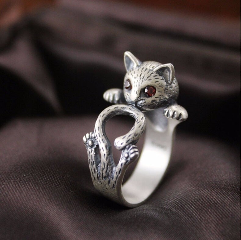 Playful cat adjustable ring