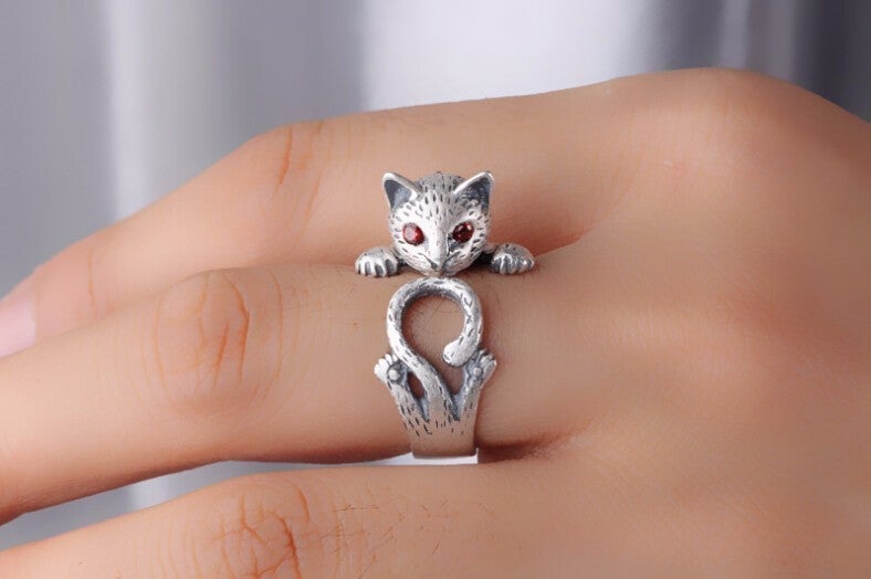 Playful cat adjustable ring