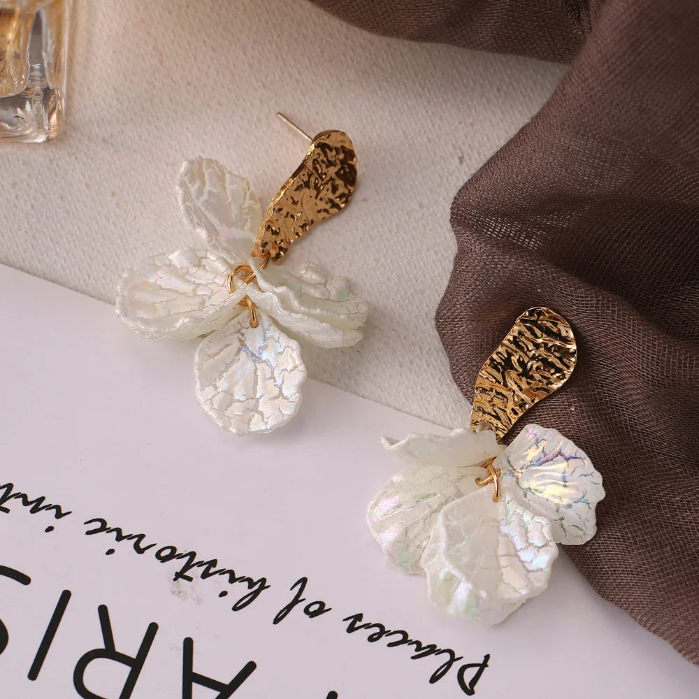 Melia - white acrylic flower petal drop earrings