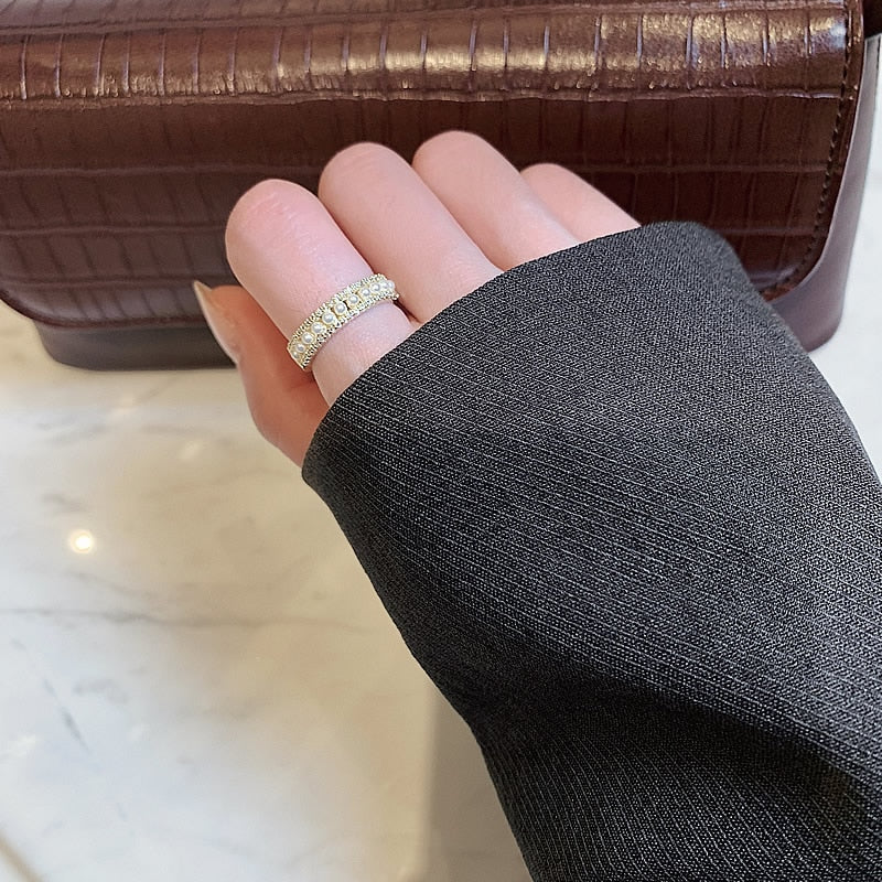 Luxurious statement ring