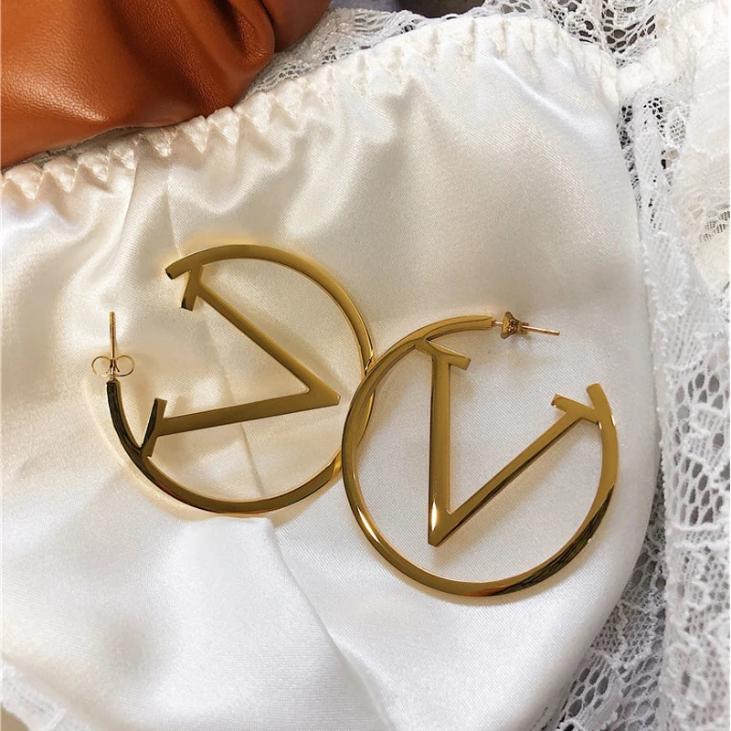 V-shaped punk earrings
