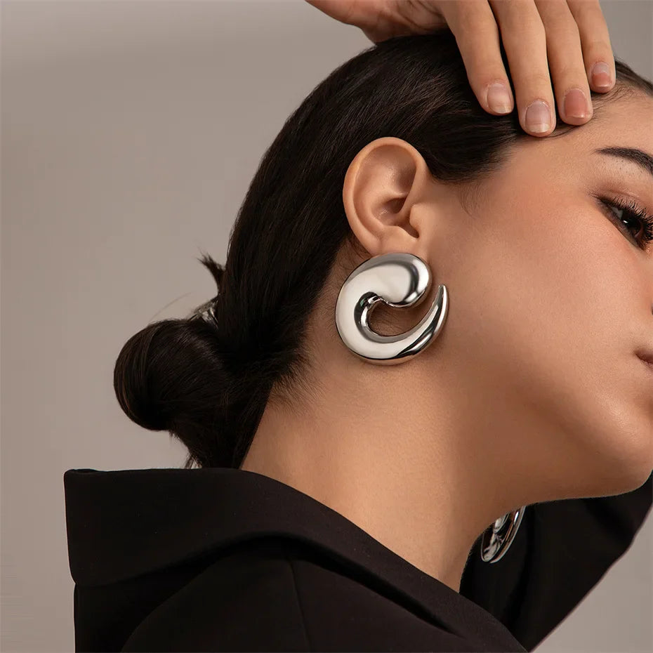Smooth big conch snail stud earrings for women