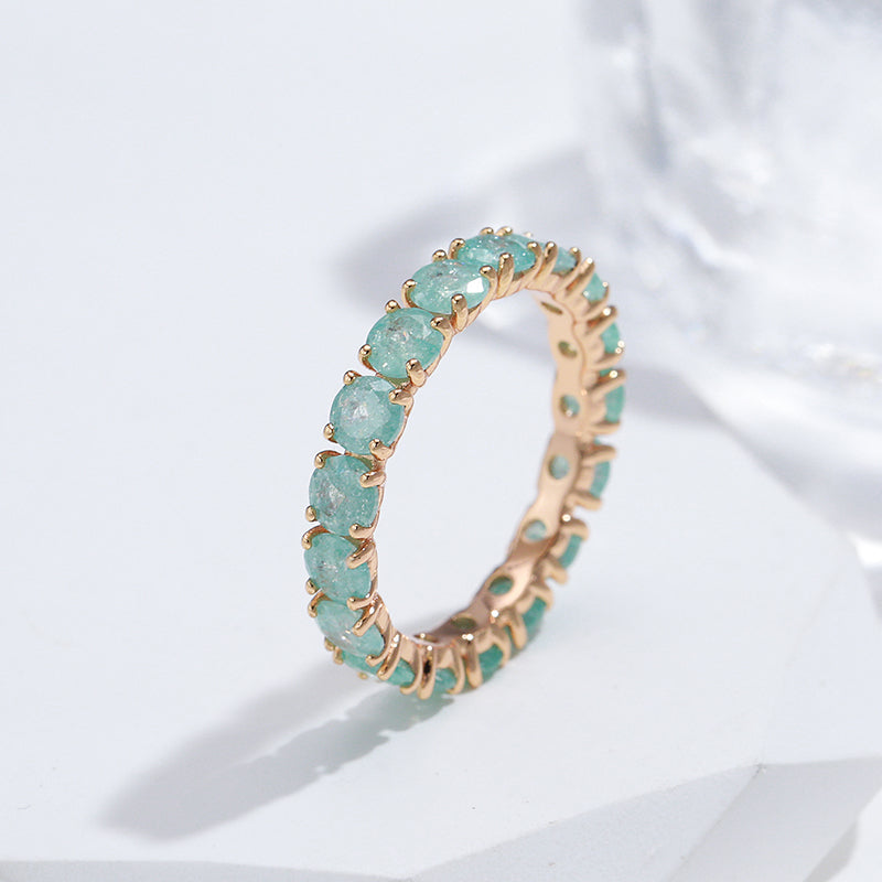 Luxury round stone ring