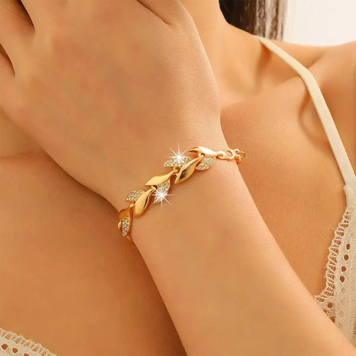 Ambern™ Crystal Leaf Bracelet – Subtle Shine, Everyday Grace
