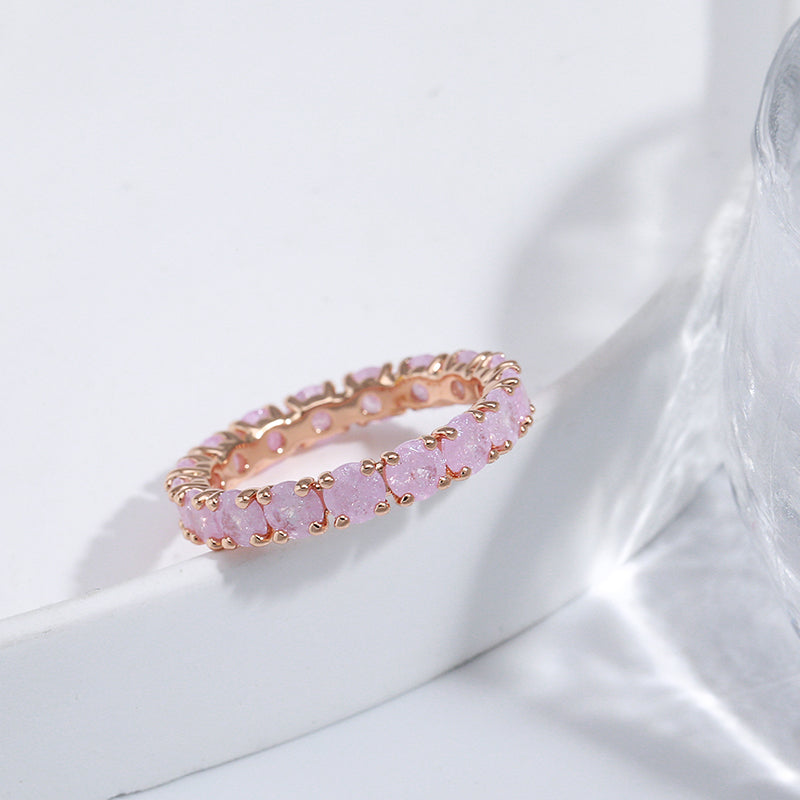 Luxury round stone ring