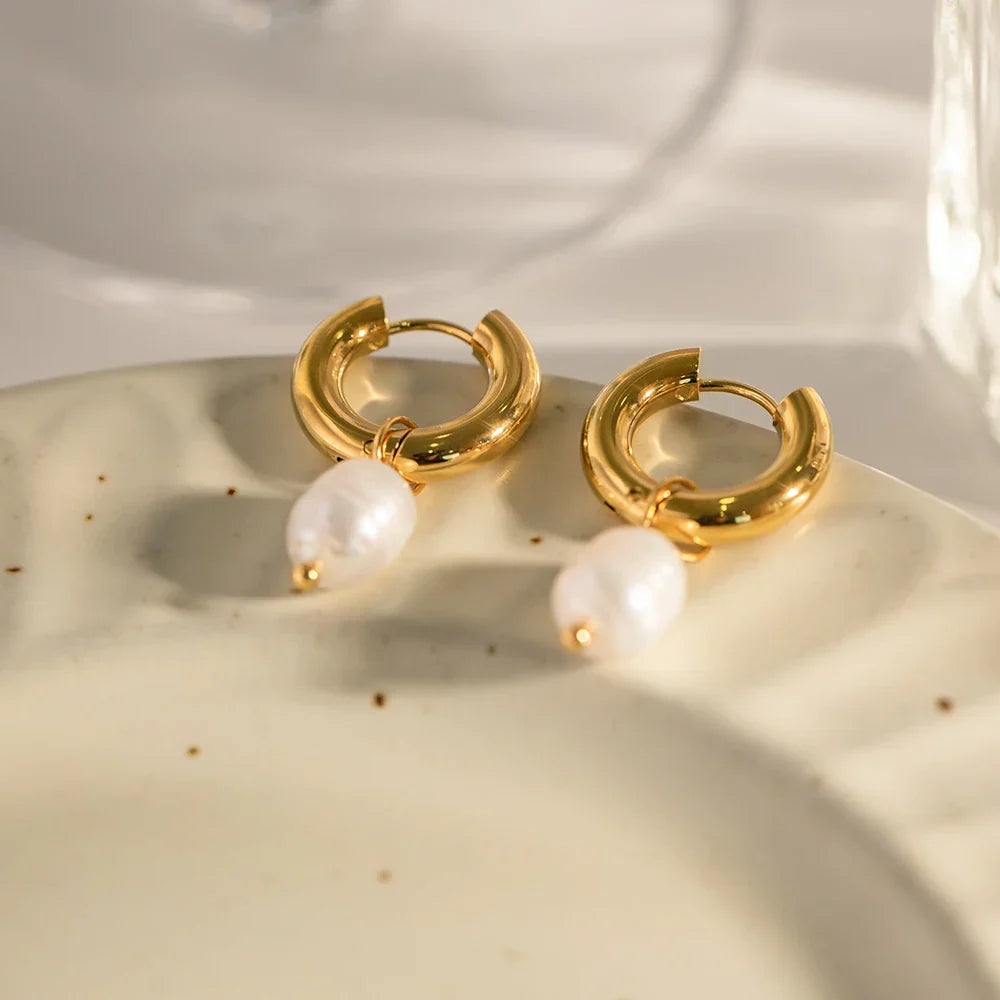 Stefanie - french style pearl gold earrings