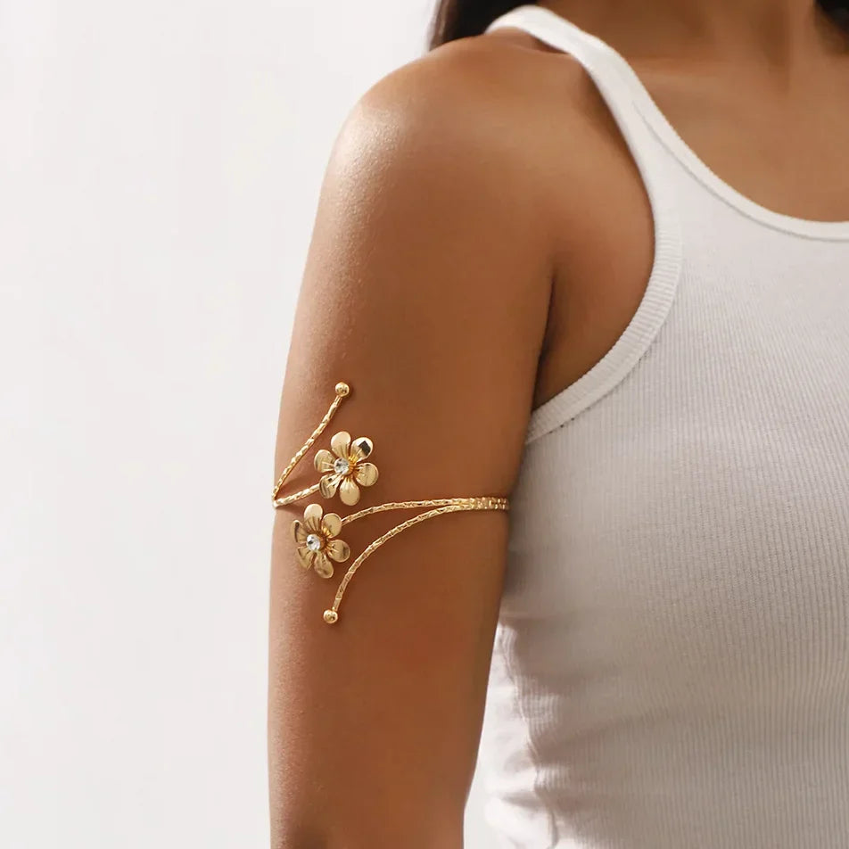 Matrina - flowers gold circle arm ring