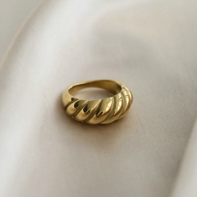 Vintage thick ring